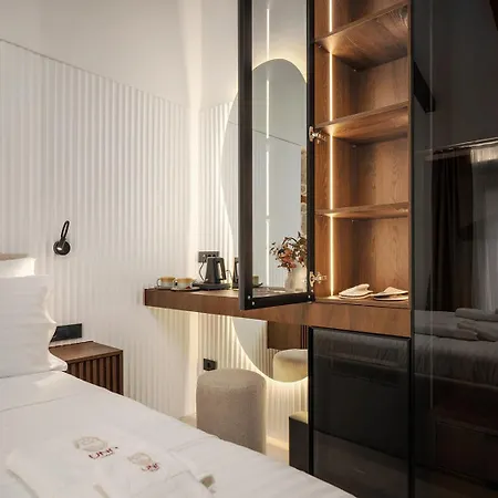 Bed & Breakfast Una Rooms Poreč