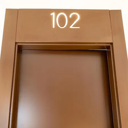 Una Rooms ポレッチ